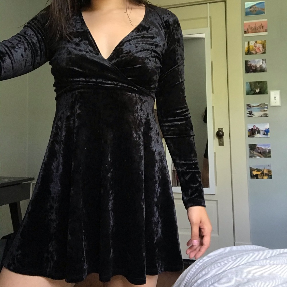 FOREVER21 VELVET DRESS 🖤